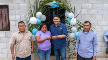 Jorge Cabrera entrega cuartos dormitorio en 11 de Julio