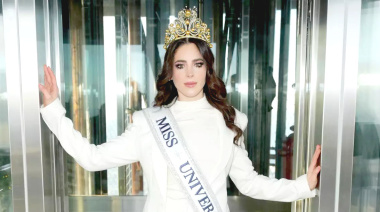 Fátima Bosch se desvanece durante desfile en Ecuador