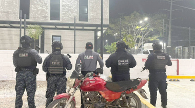 Autoridades aseguran arsenal y narcóticos