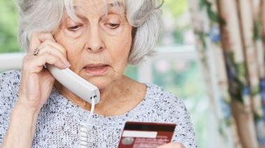 Alertan por fraudes a adultos mayores