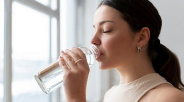 ¿Cuánta agua necesita tu cuerpo para cuidar los riñones?