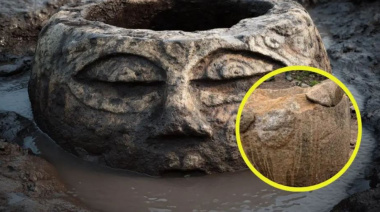 Hallan megalito con rostro en Indonesia