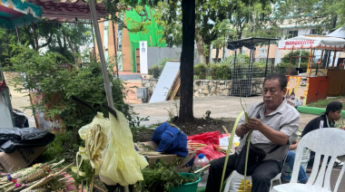 Comerciantes fortalecen tradición del Domingo de Ramos