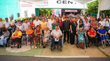 DIF Chiapas entrega apoyos funcionales y lentes