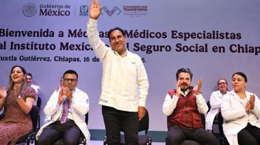 Eduardo Ramírez recibe a 371 especialistas del IMSS