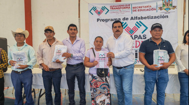 Gaspar Sántiz impulsa educación en Altamirano