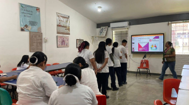 Imparten plática sobre violencia en el noviazgo