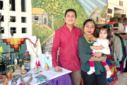 Realizan Bazar Navideño Artesanal