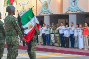 Honores al Lábaro Patrio en Palenque