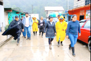 Alcaldesa de Tumbalá recorre zonas afectadas por las lluvias