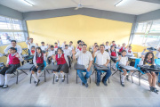 Jorge Cabrera entrega aulas en primaria de Palenque