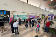 Realizan feria de empleo en Plaza Flores