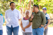 Jorge Cabrera inaugura cuartos dormitorio en Flor de Chiapas