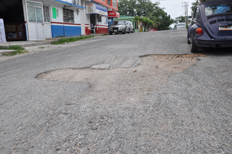  Tremendo bache