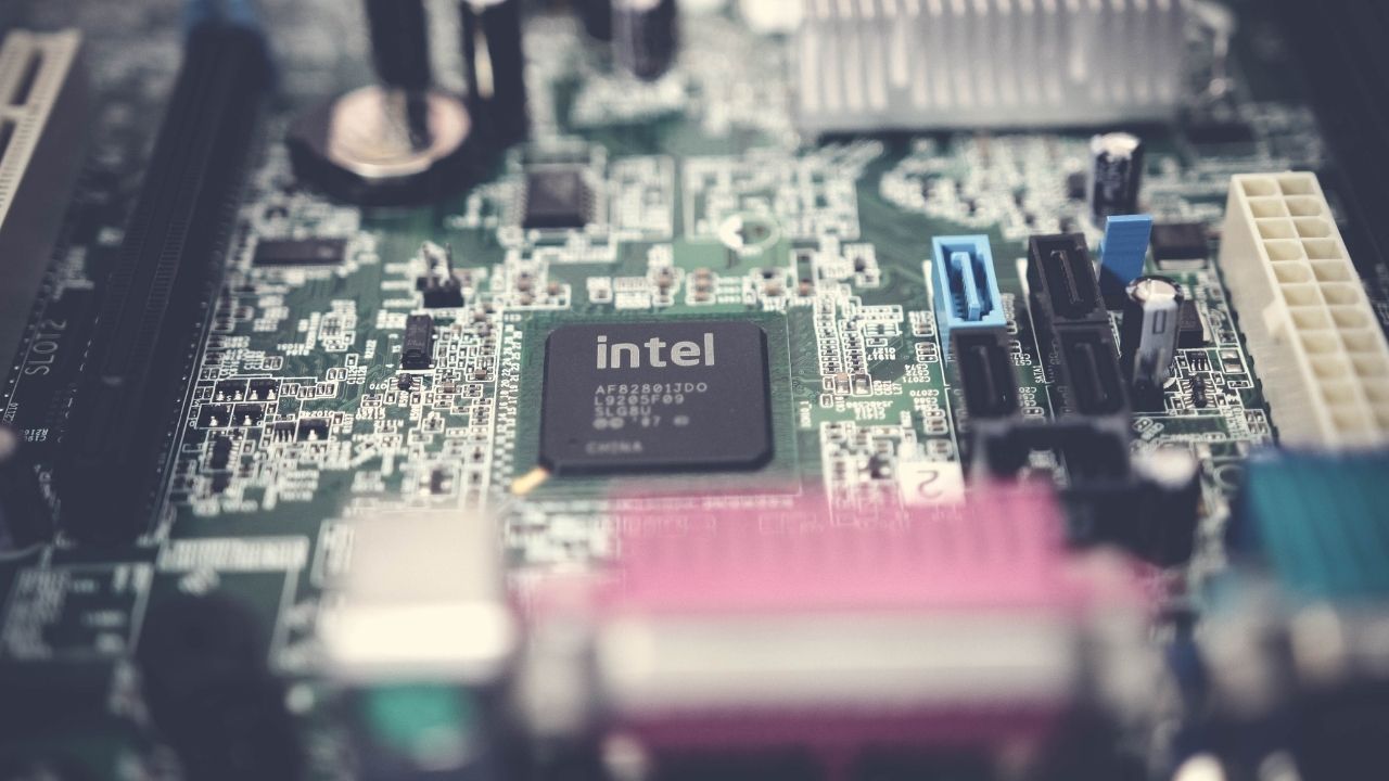  Intel compra la israelí Tower Semiconductor por 5 mil 400 mdd