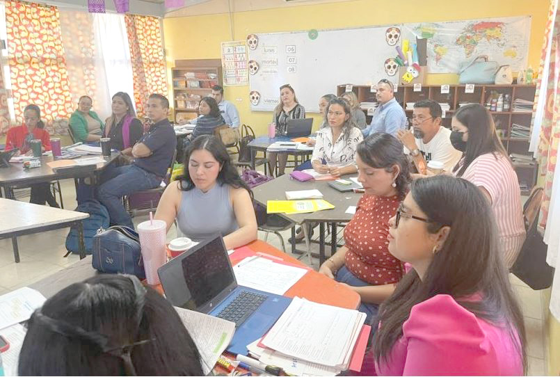  Maestros se preparan para el regreso a clases