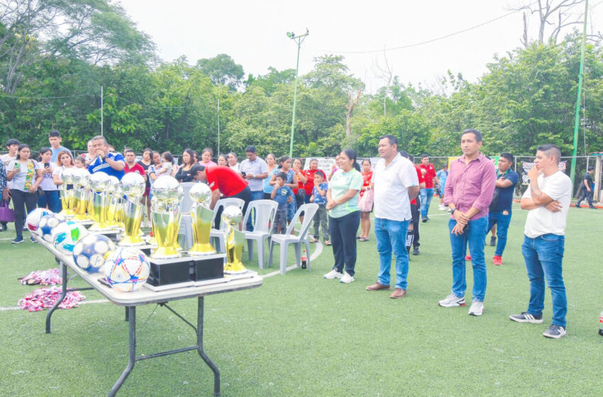  Premian a Liga Municipal “Rey Pakal”