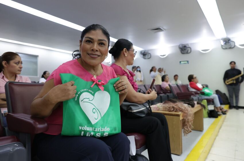  Entrega Voluntariado del IMSS Chiapas prótesis mamarias artesanales a mujeres que vencieron el cáncer