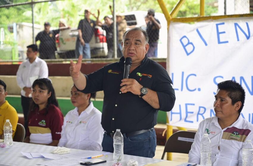  CECyTE-TBC entrega apoyos a estudiantes