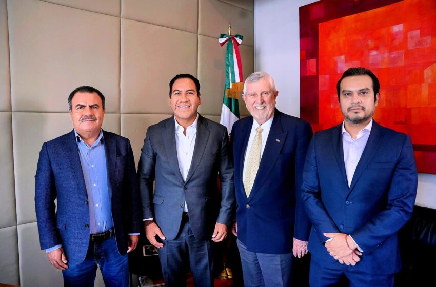  Eduardo Ramírez se reúne con el Director del INEA